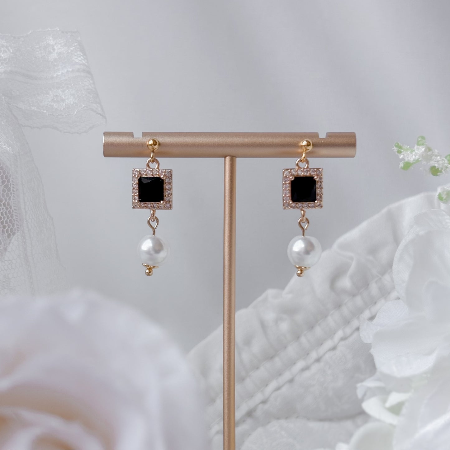 Enola earrings