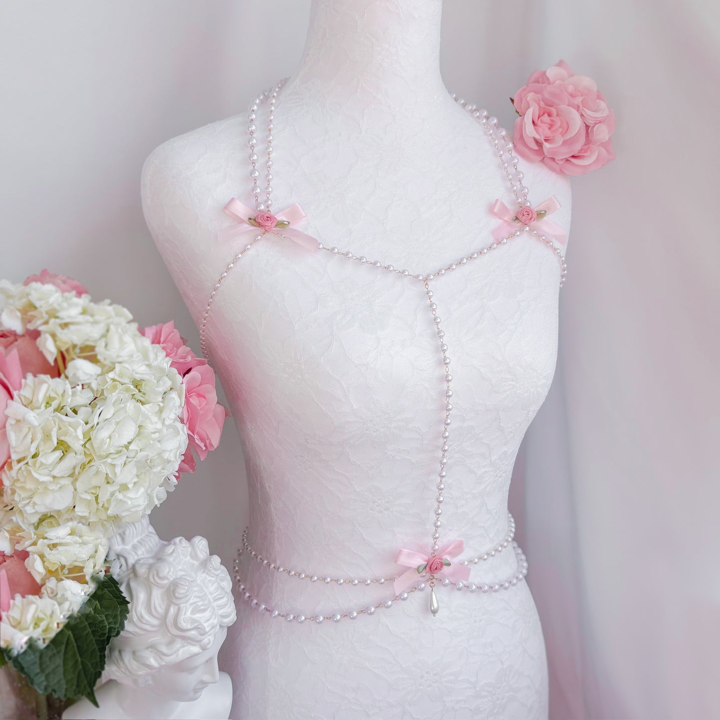 Perle Pink body chain