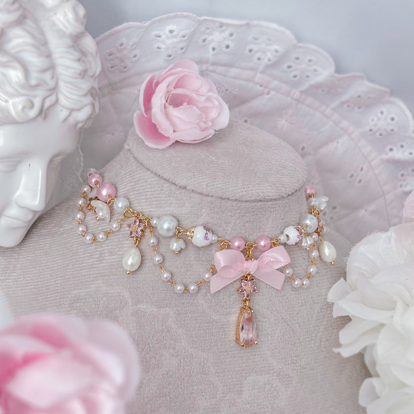Bellerine Choker