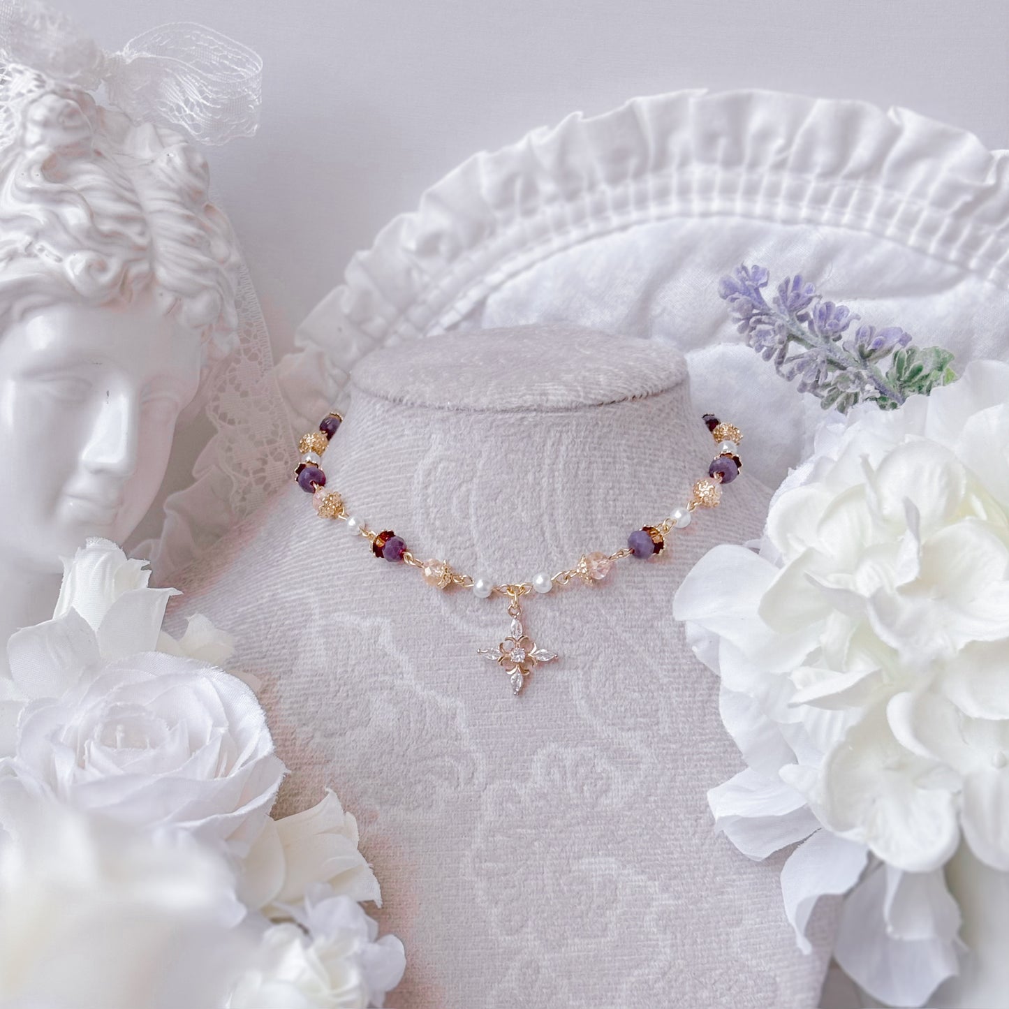 Glinda necklace