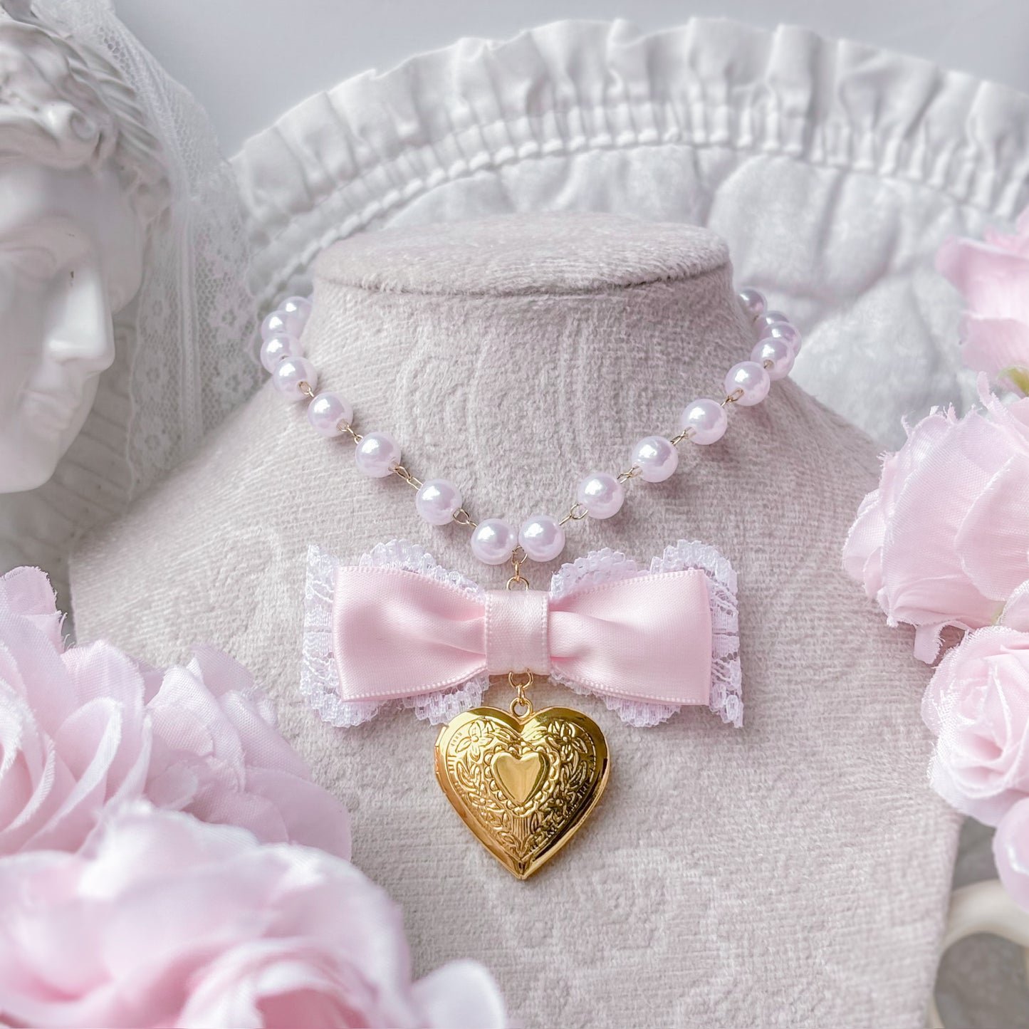 Amor necklace