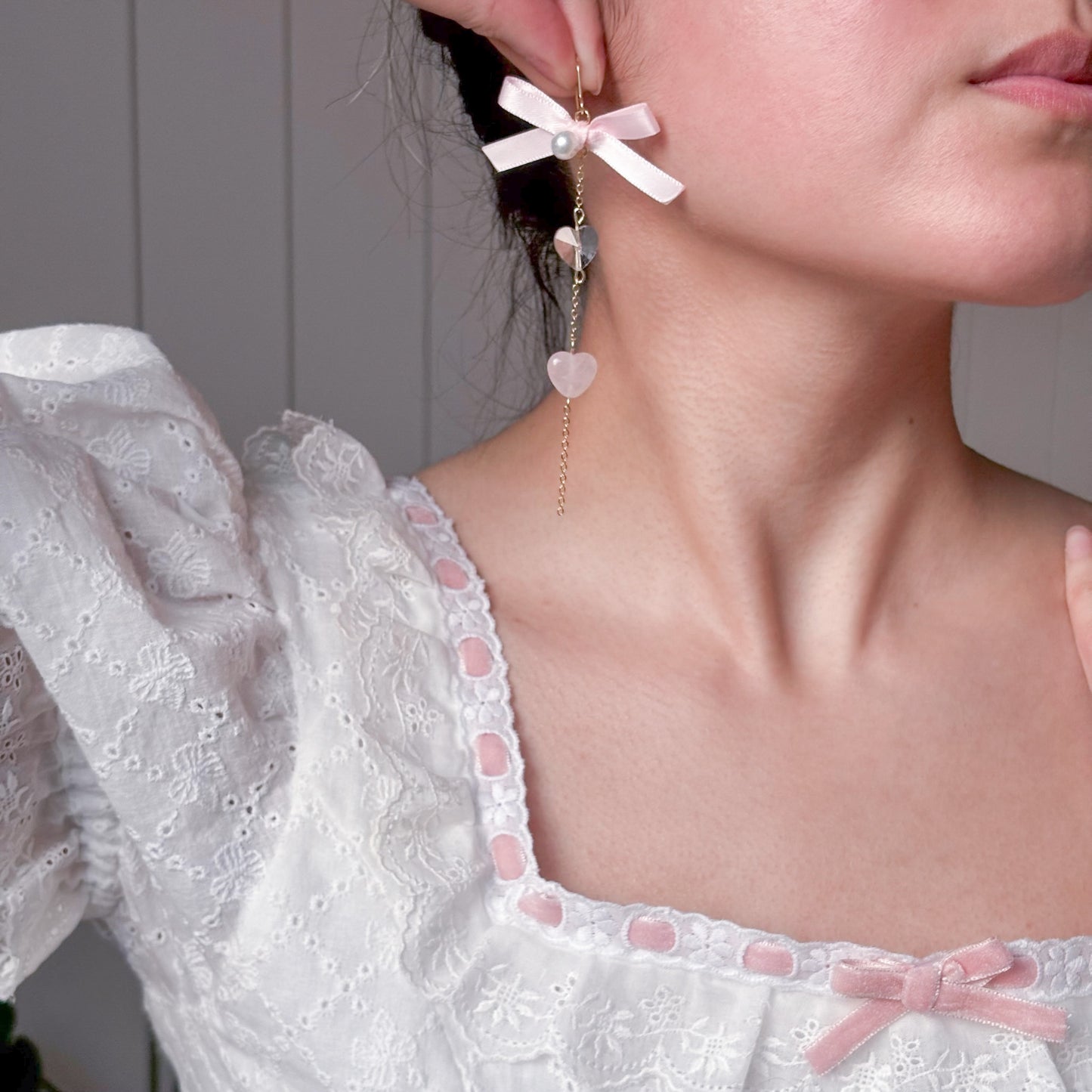 Romantiqué dangles