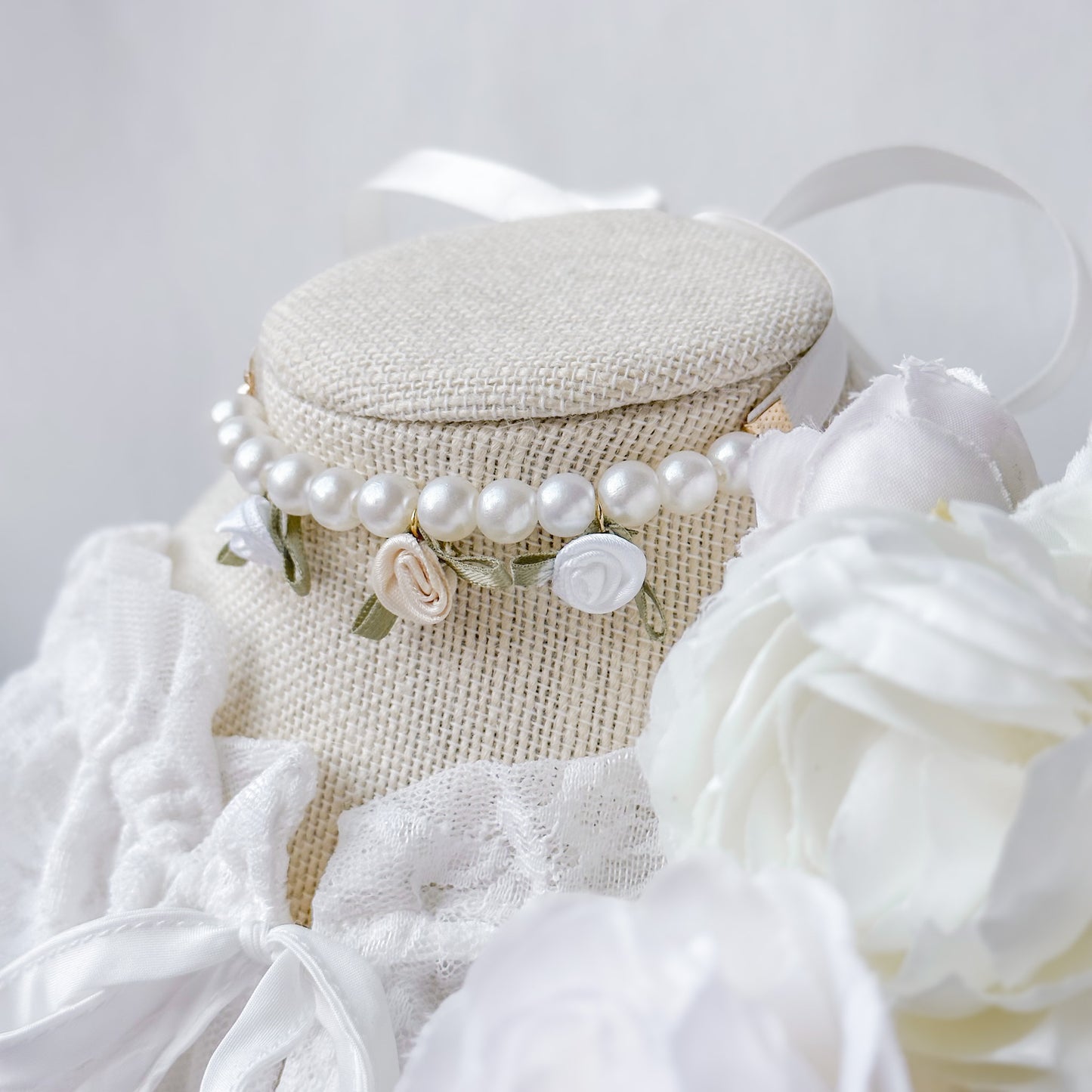 Creame Rose choker