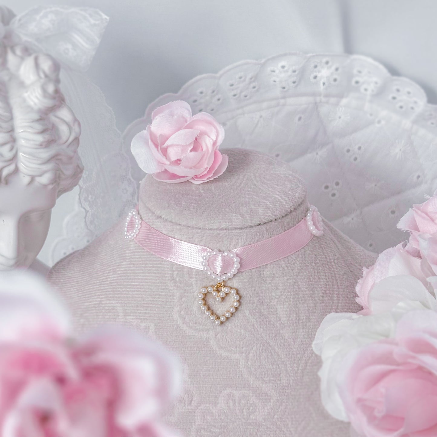 Pinky Choker