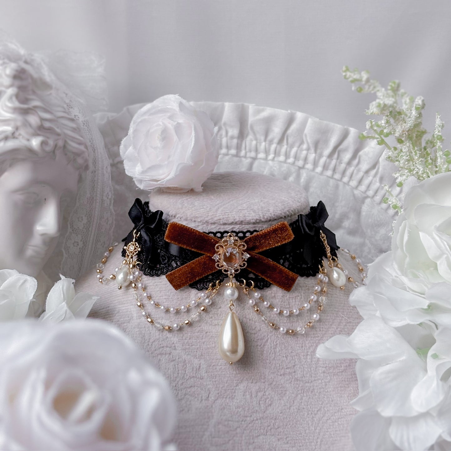 Merigold Choker