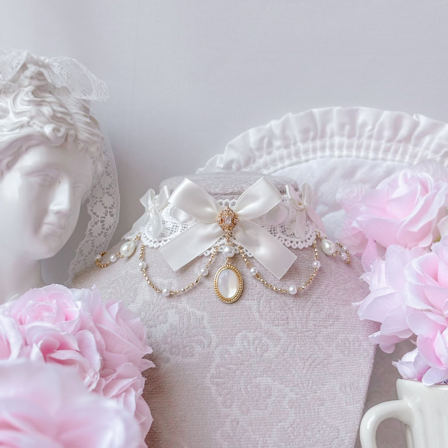 Babydoll choker