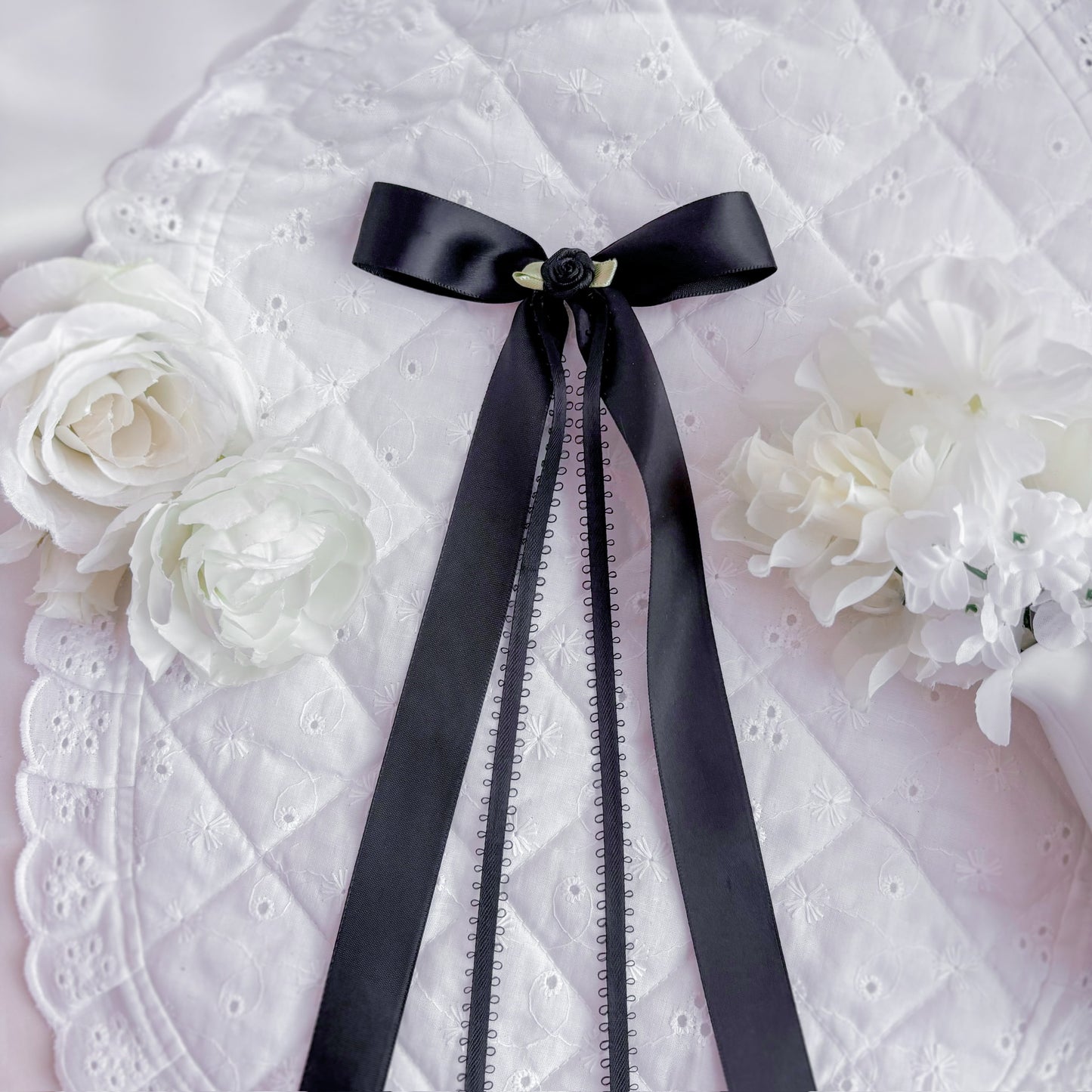 Onyx rose bow