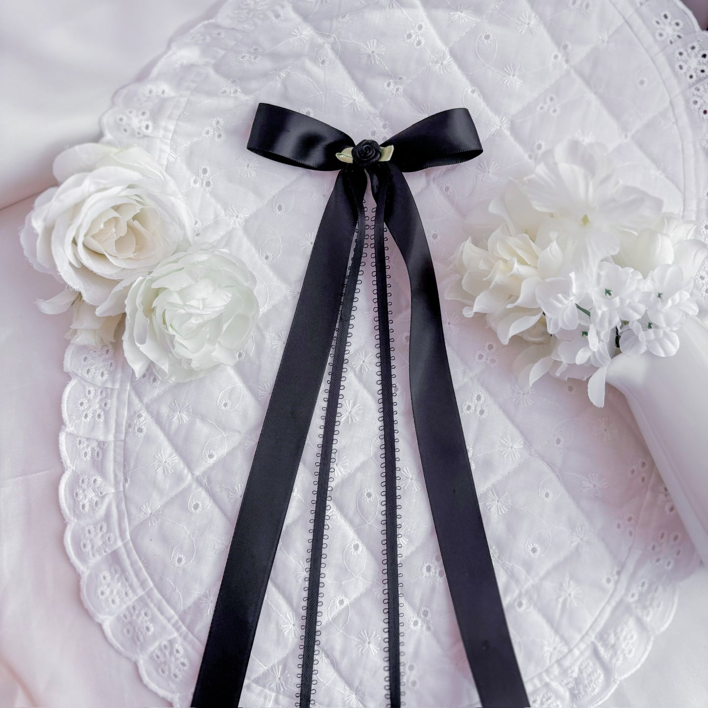 Onyx rose bow