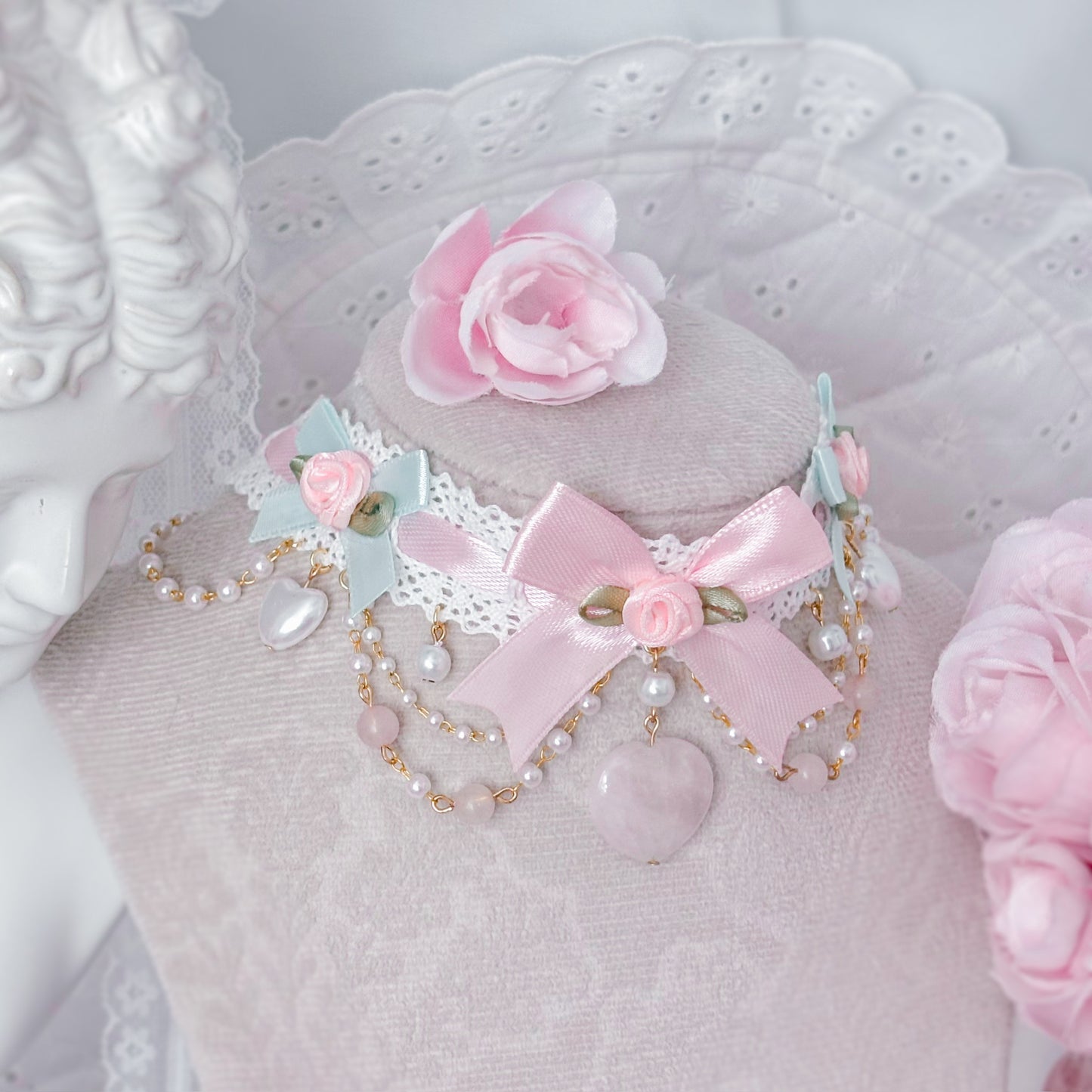 Rose Sky choker