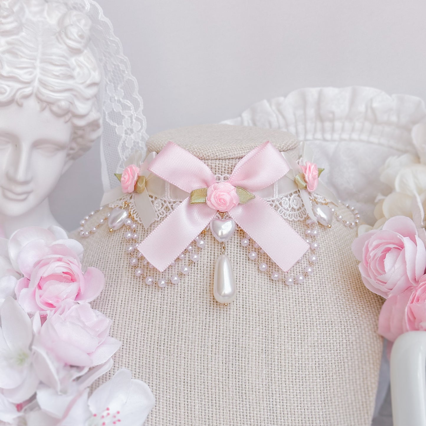 Rose Palace choker