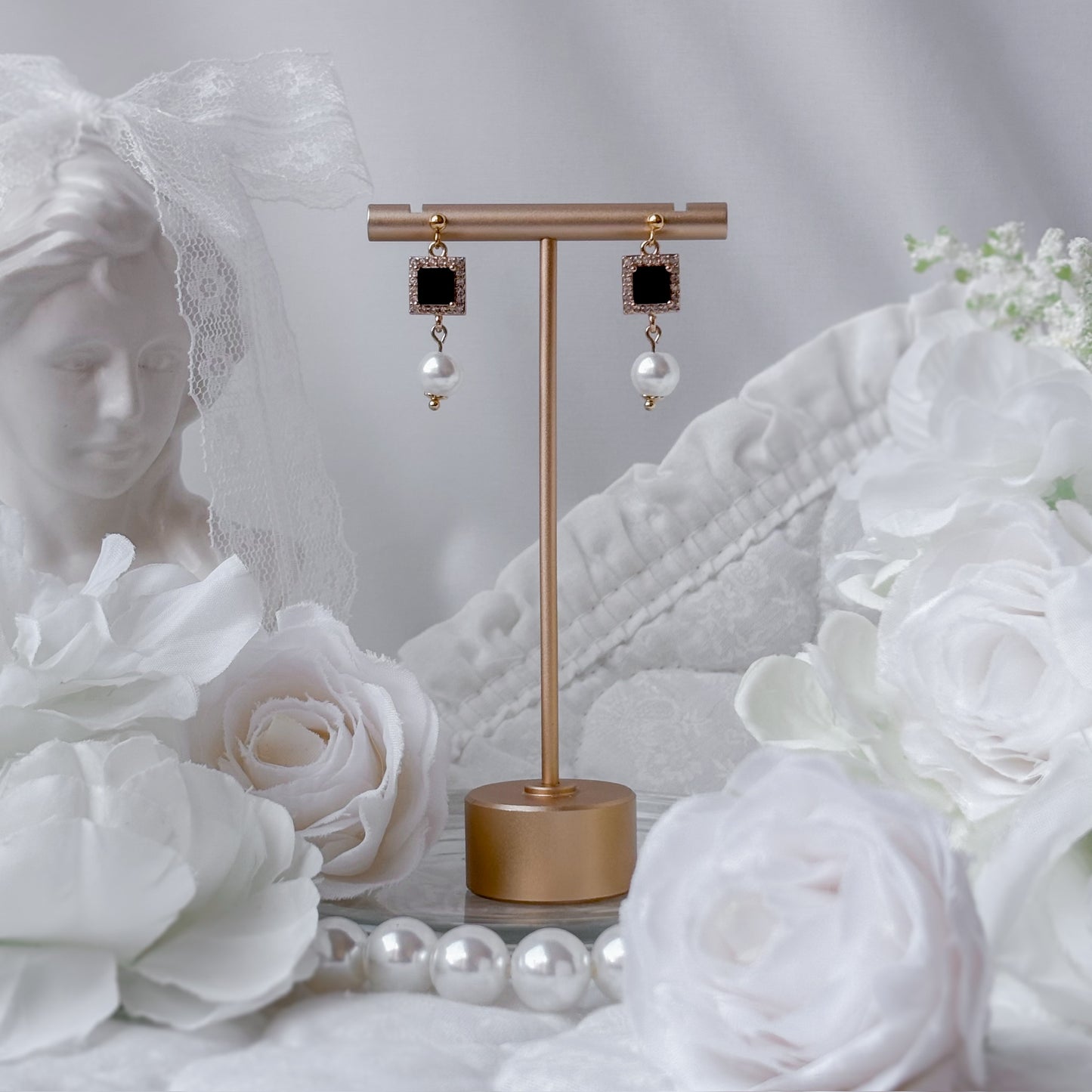 Enola earrings