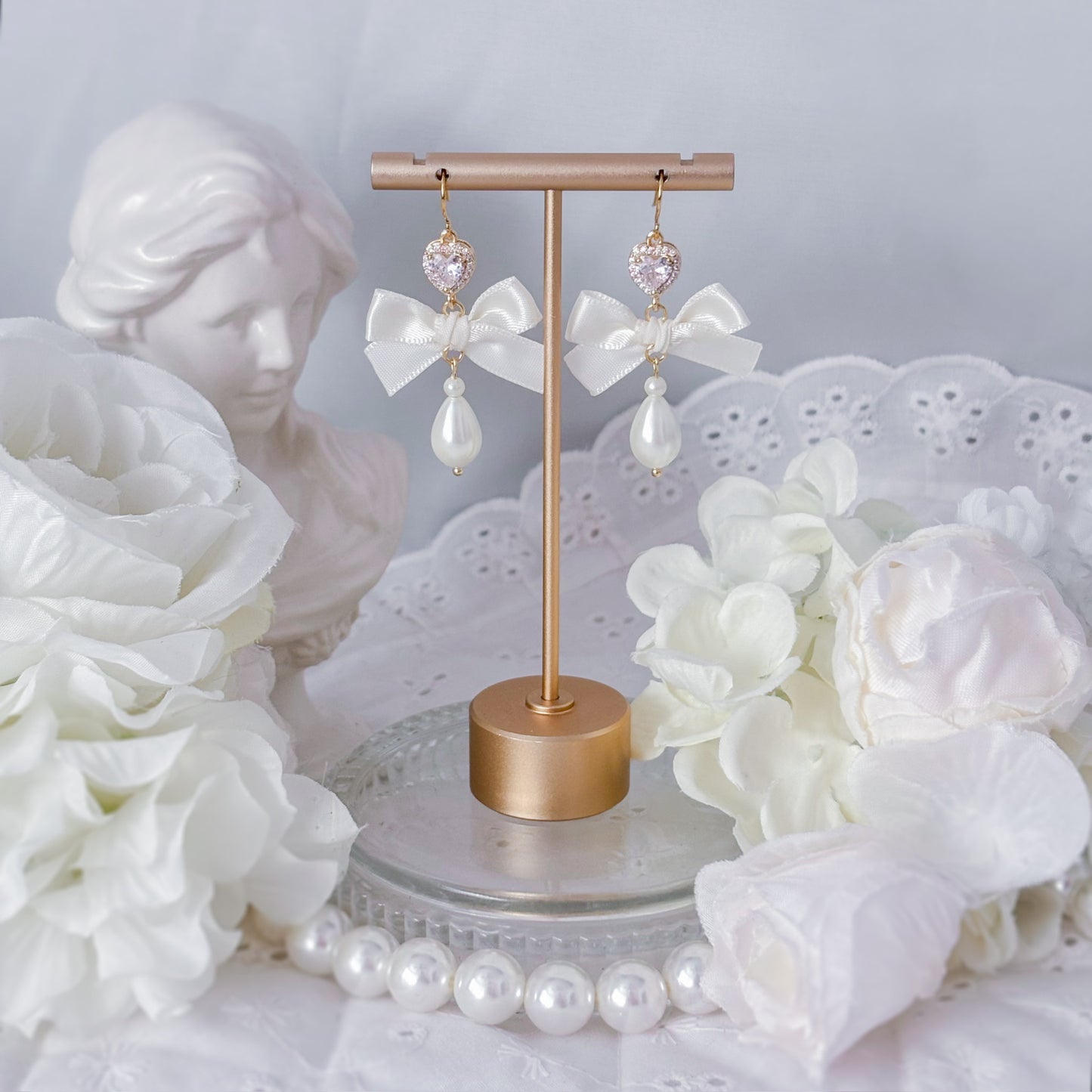 Cream Teatime earrings
