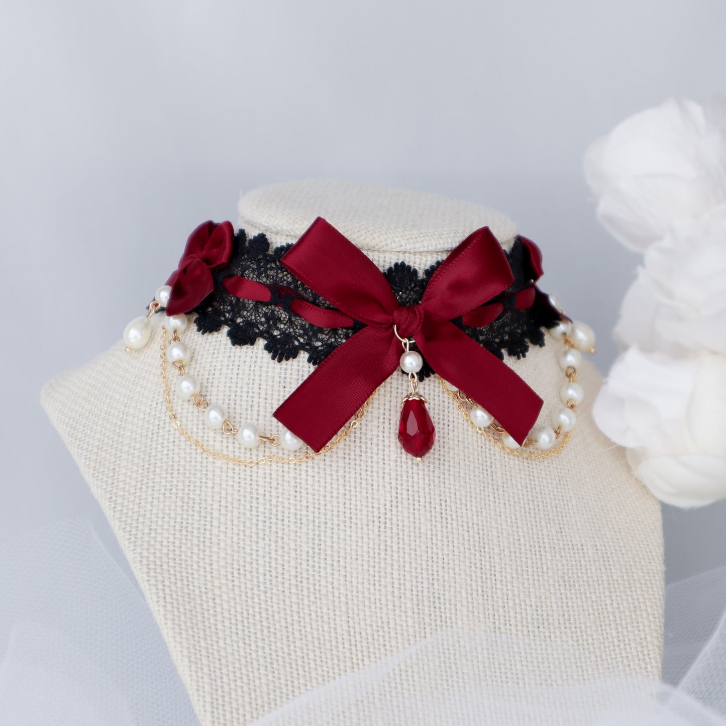 Cordelia choker