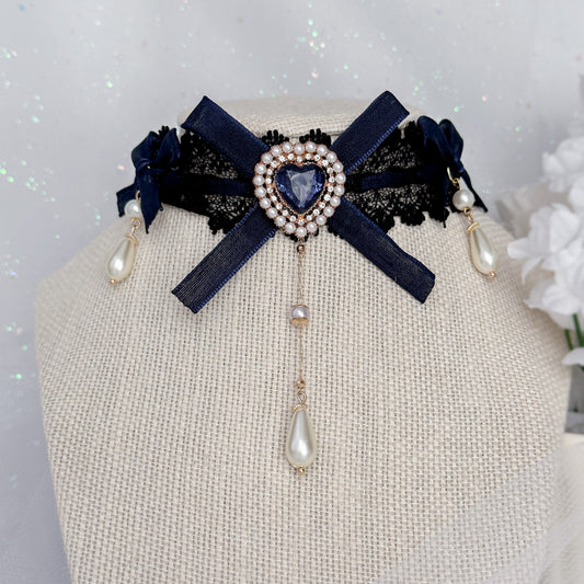Moonbeam choker