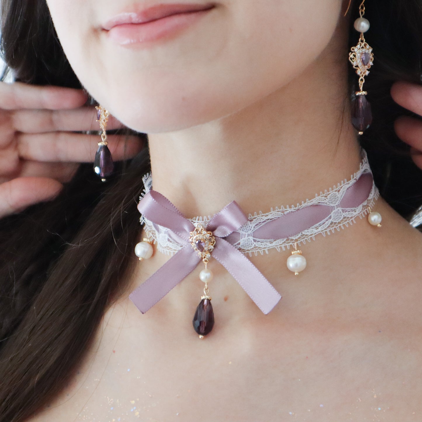 Naia choker
