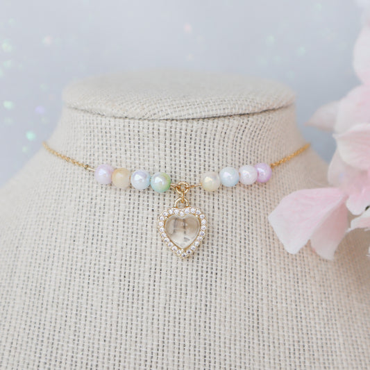 Iridescent necklace