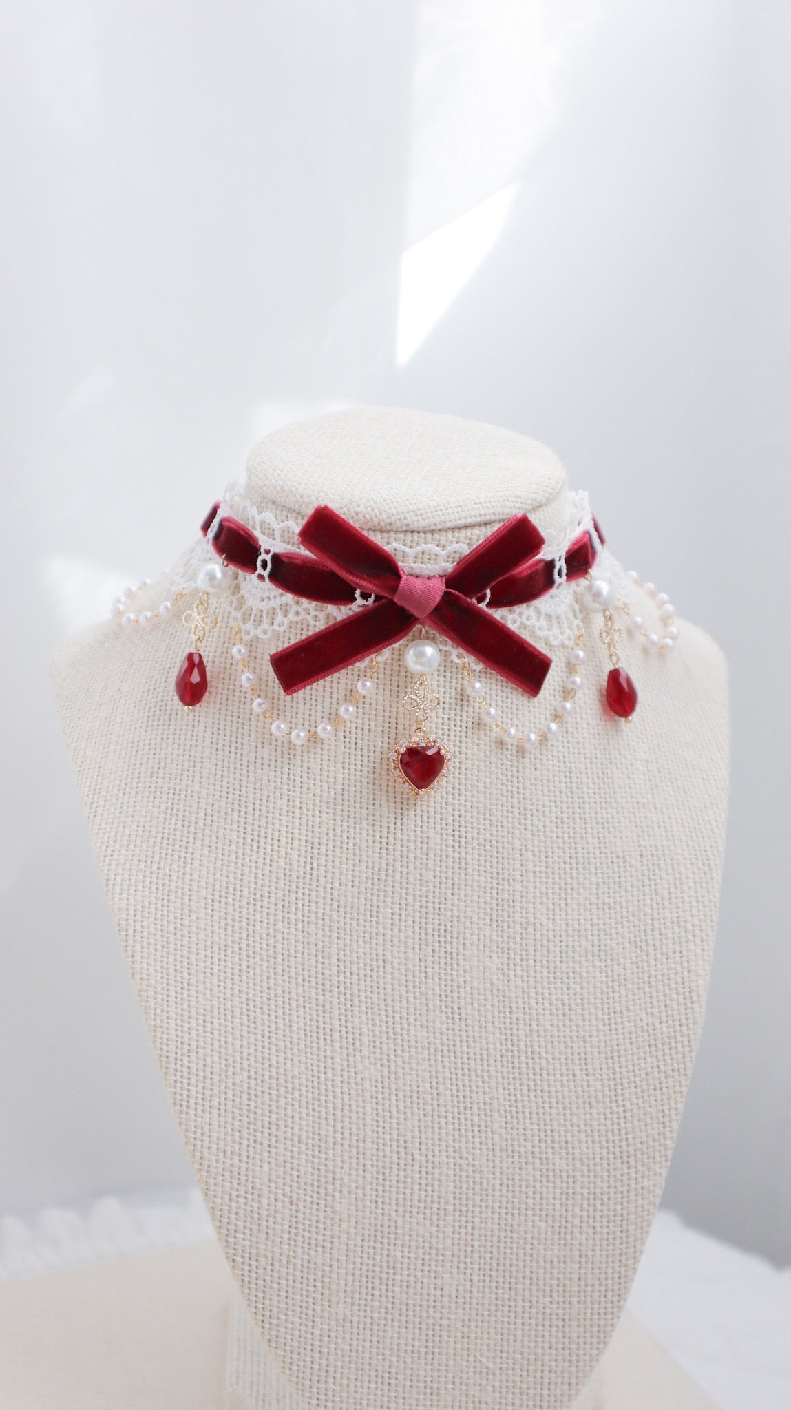 Arielle choker