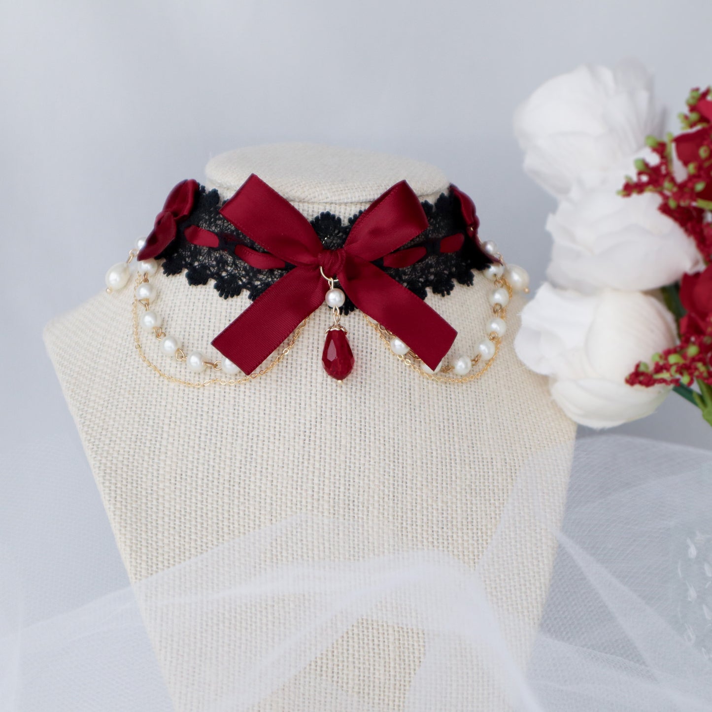 Cordelia choker