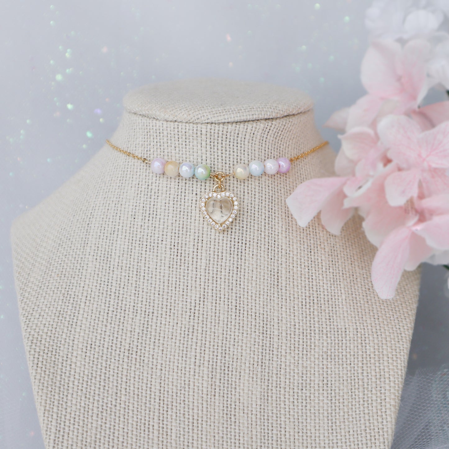 Iridescent necklace