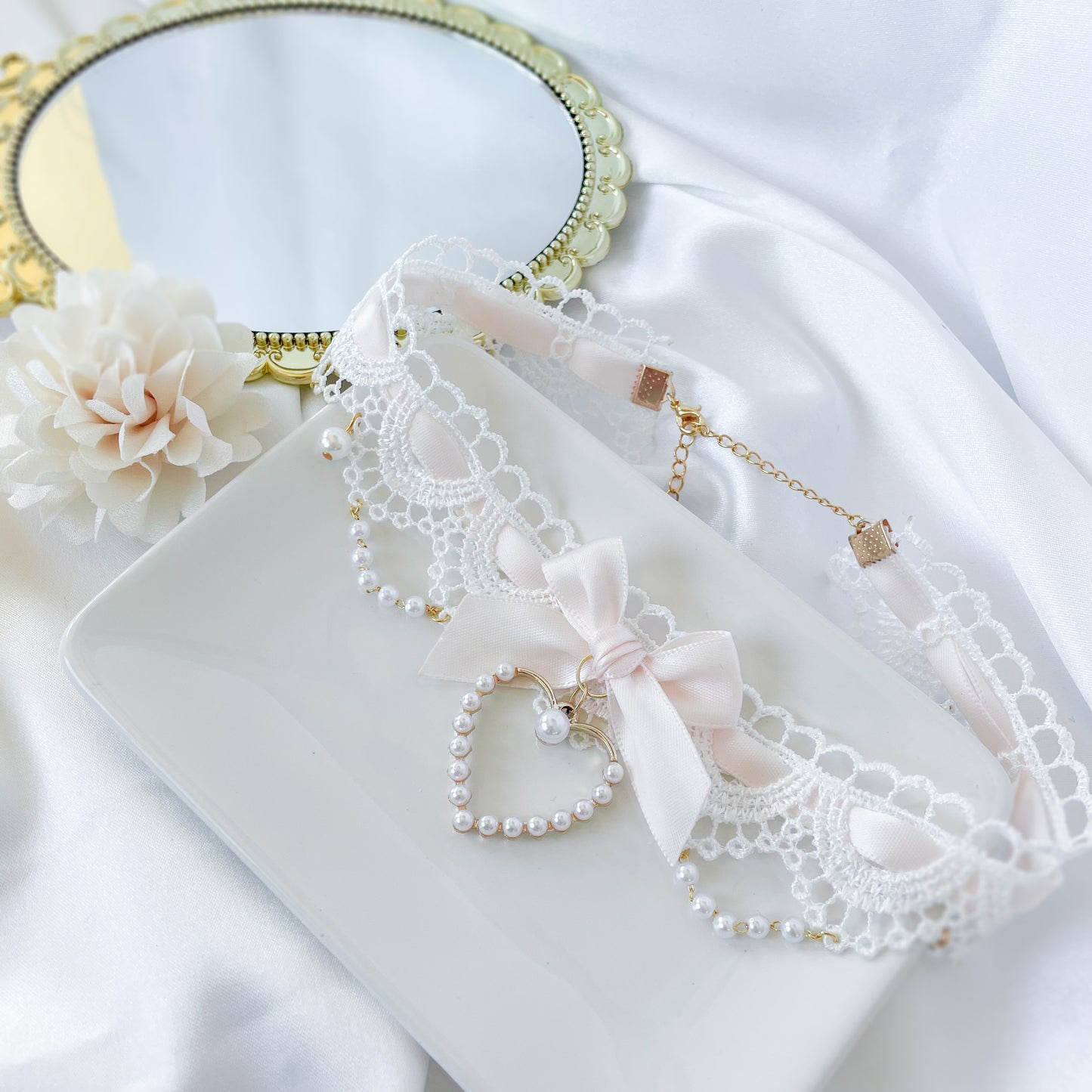 Belladonna Choker