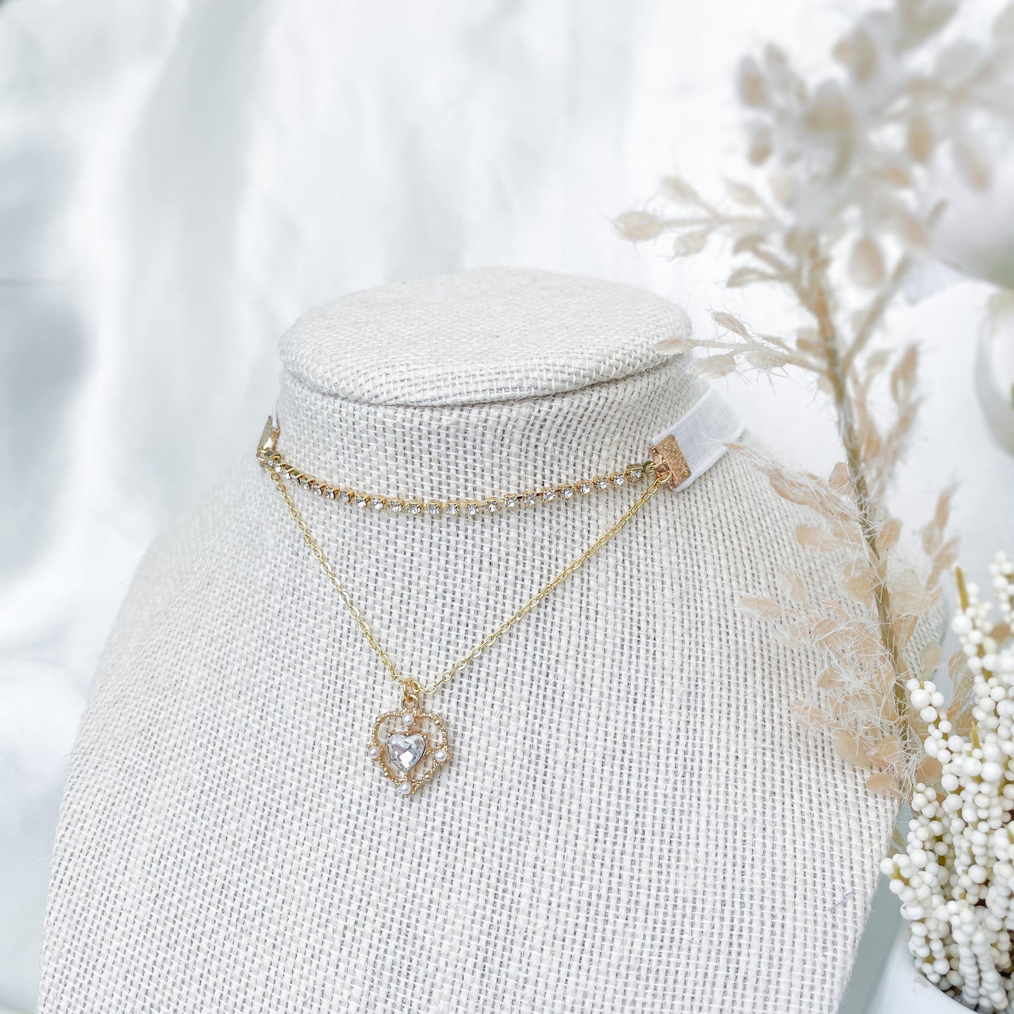 Eira choker