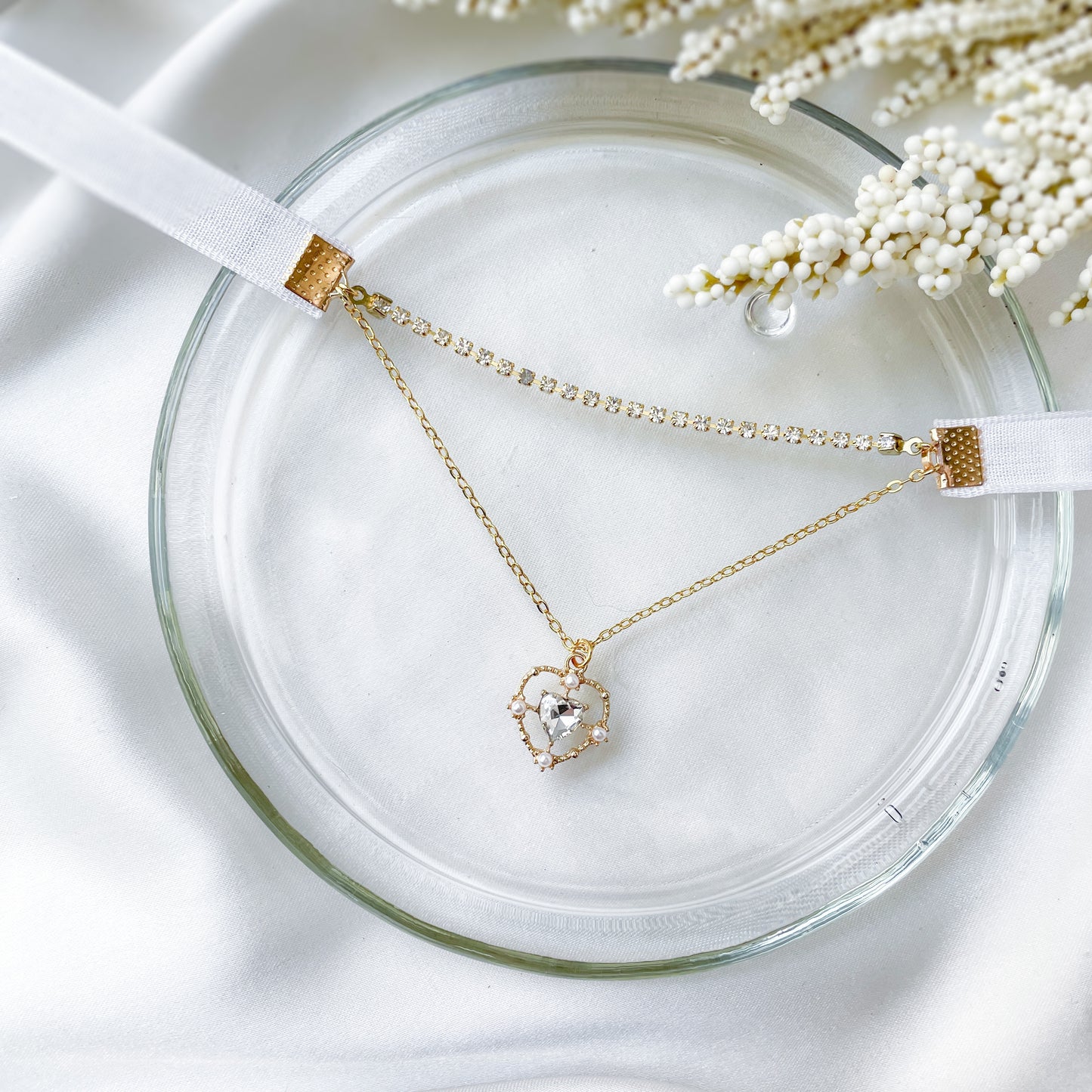 Eira choker