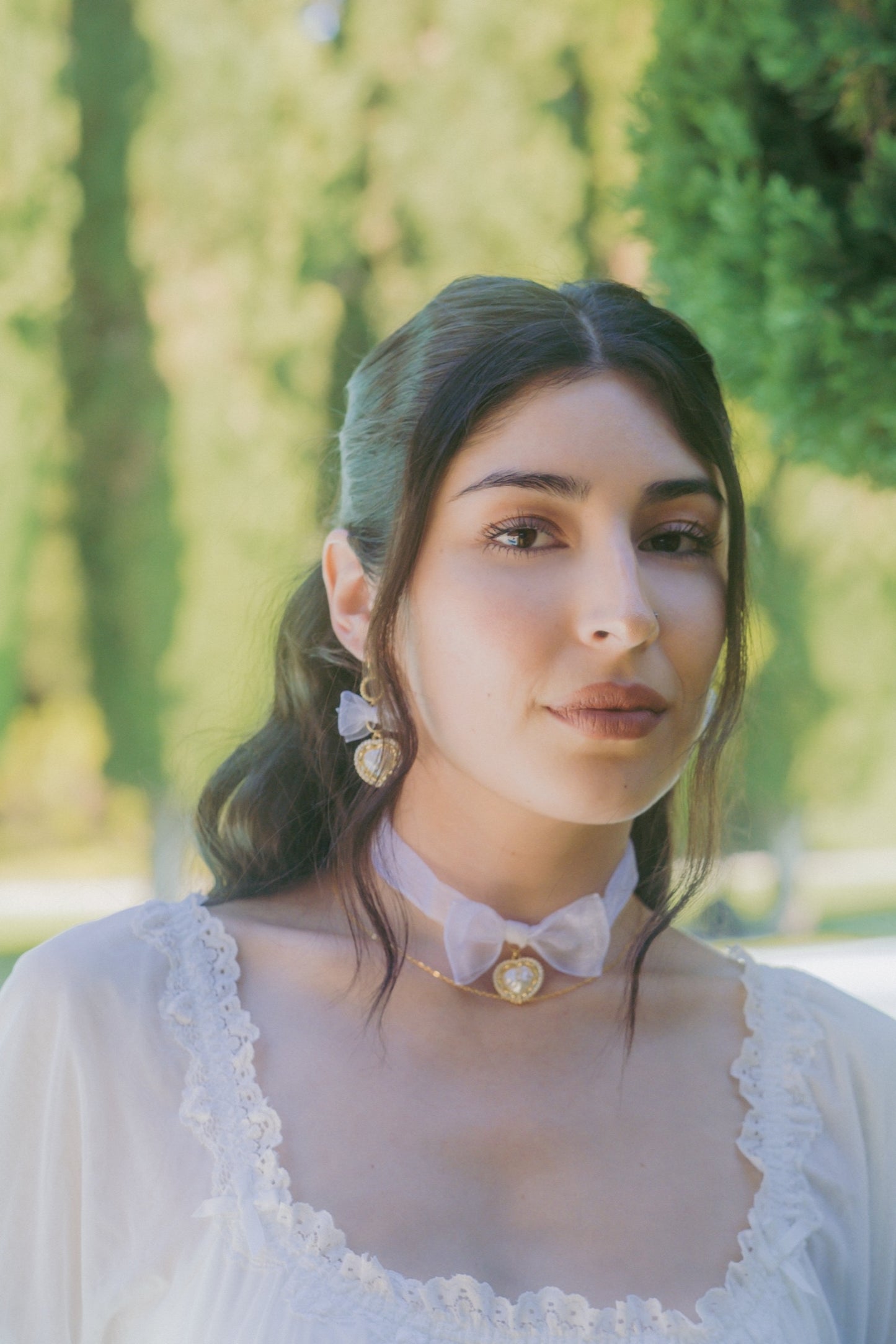 Dove choker