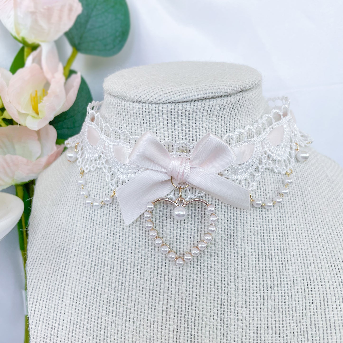 Belladonna Choker