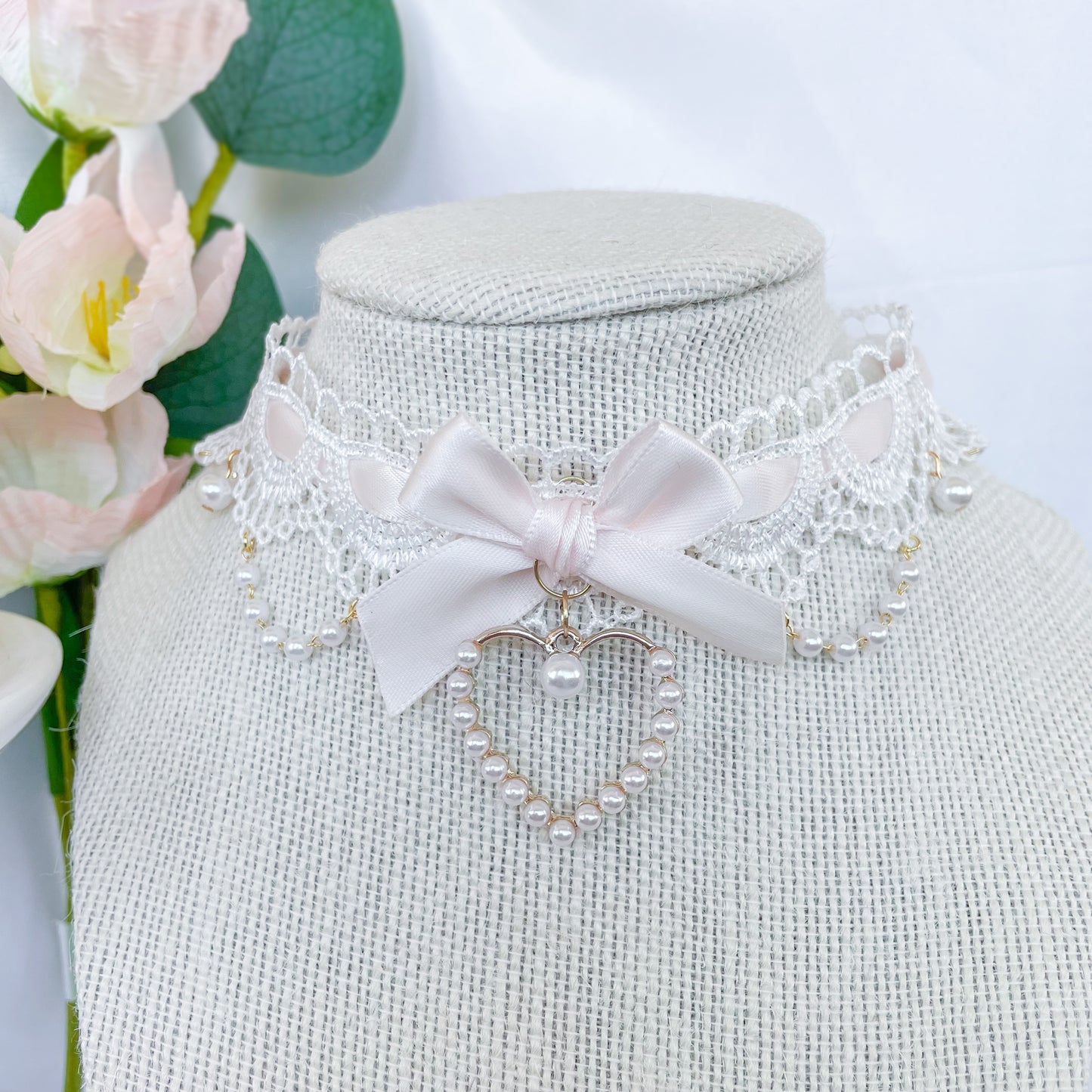 Belladonna Choker