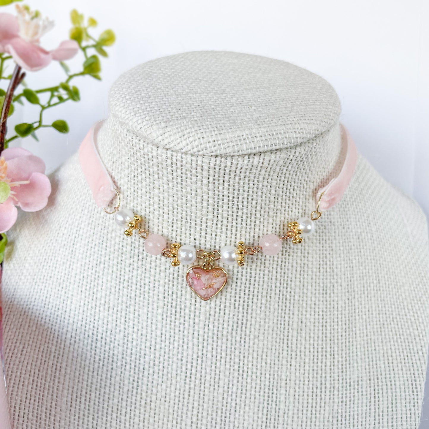 Momo Choker