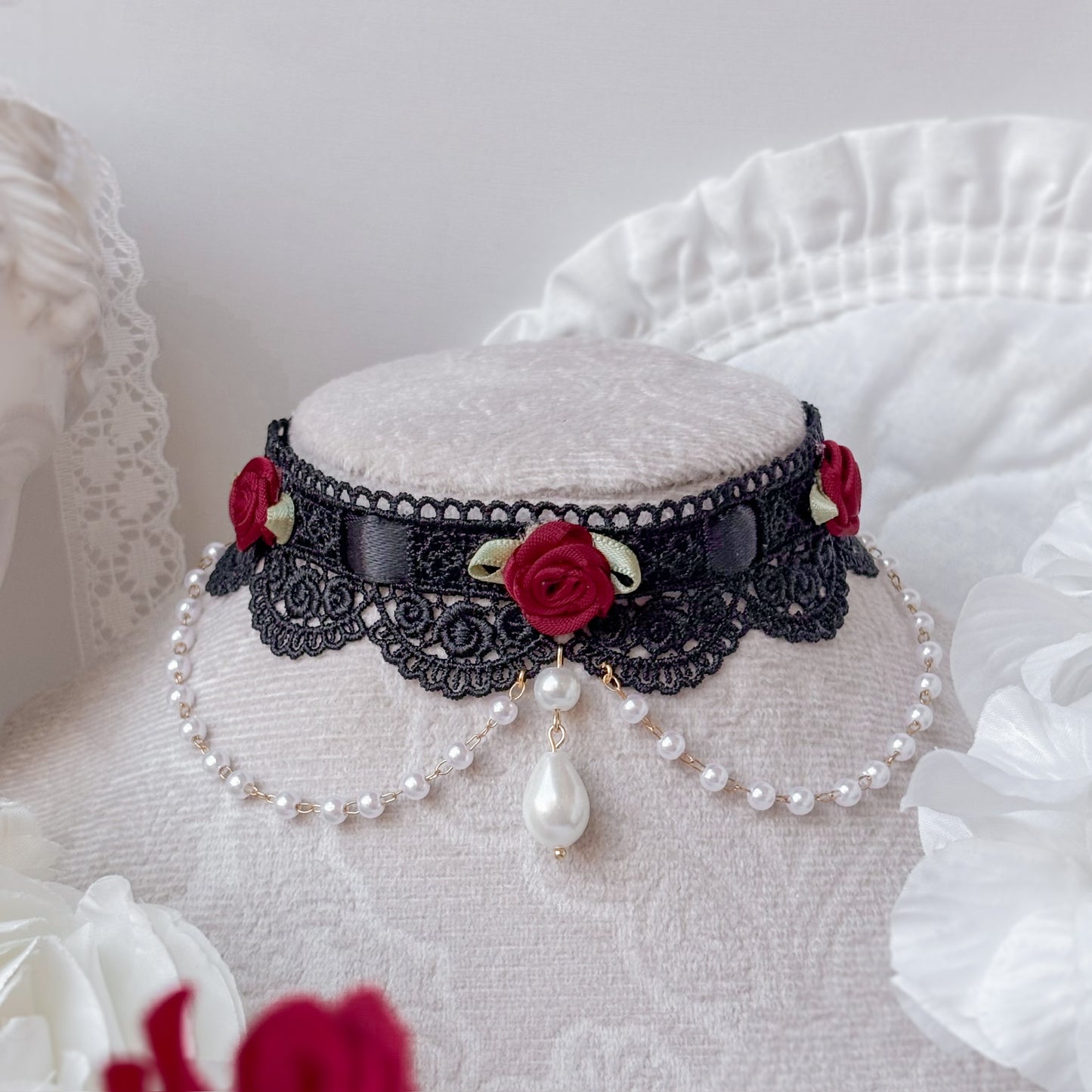 Dark Dollie choker