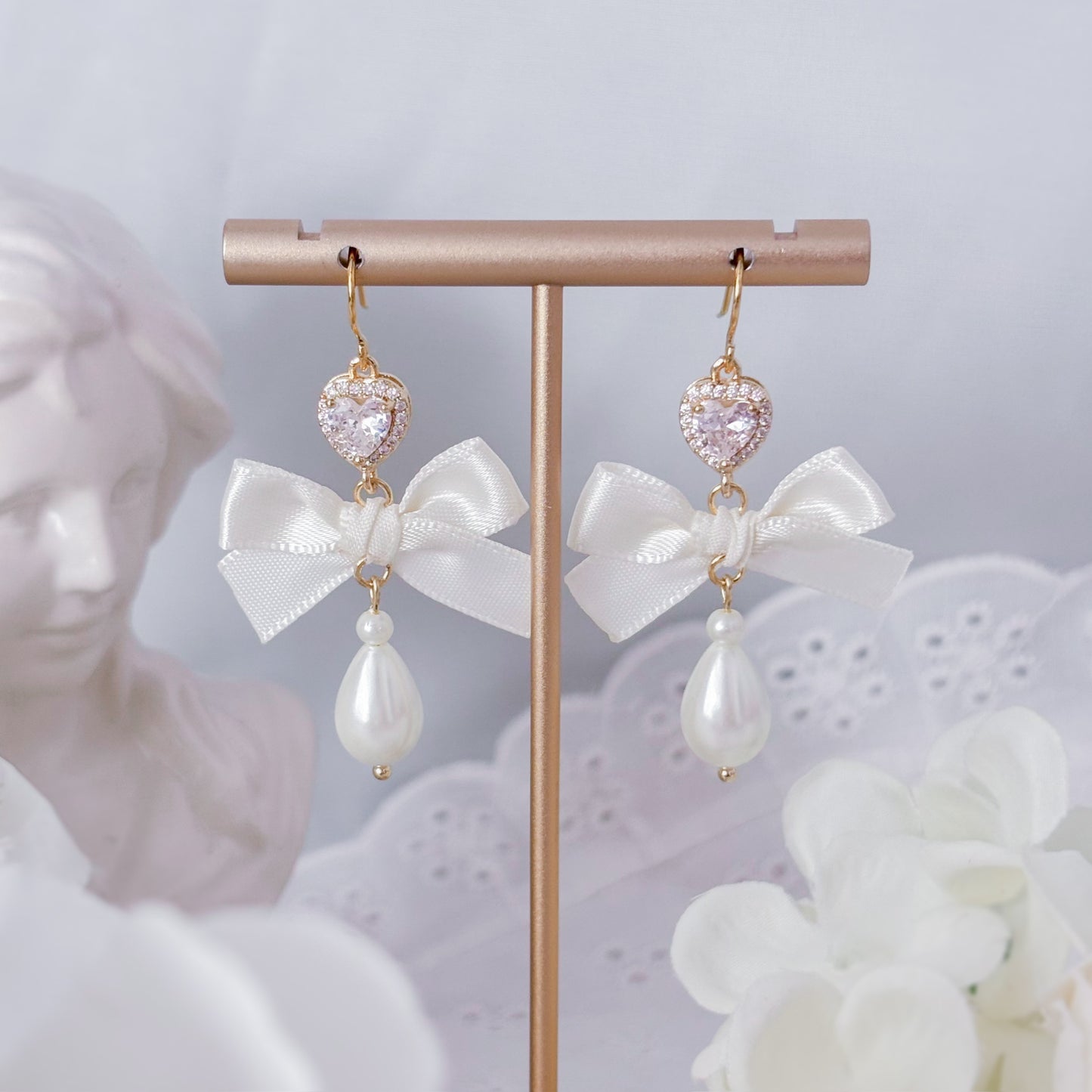 Cream Teatime earrings