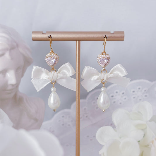 Cream Teatime earrings