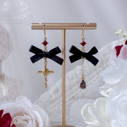 Dark Noctara earrings