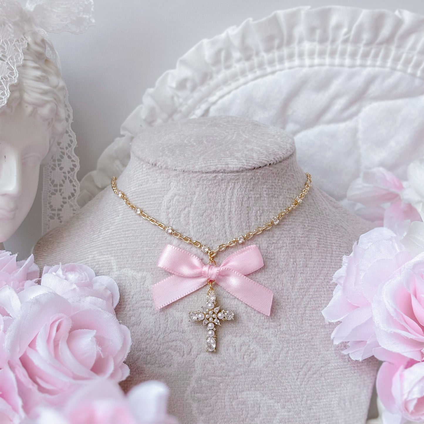 Mary necklace