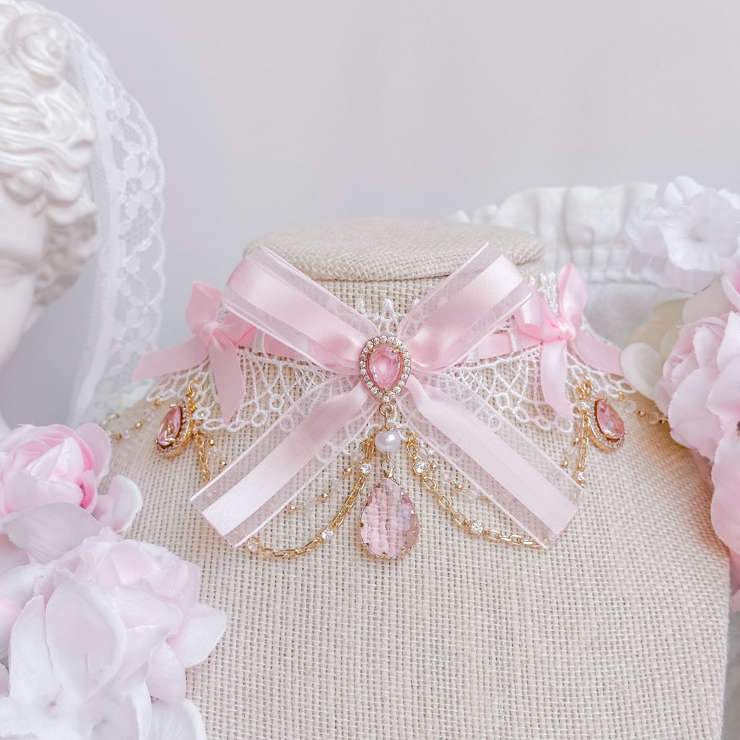 Pinkette choker