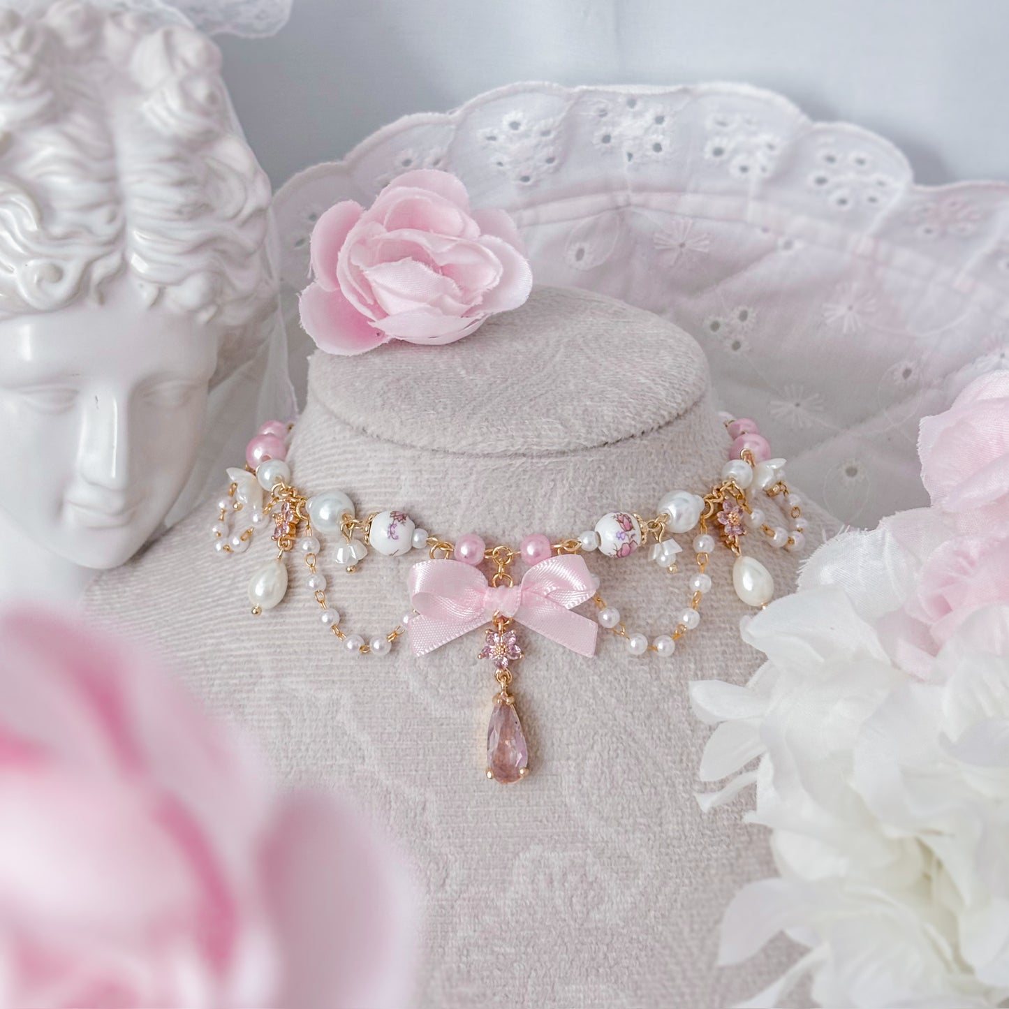 Bellerine Choker