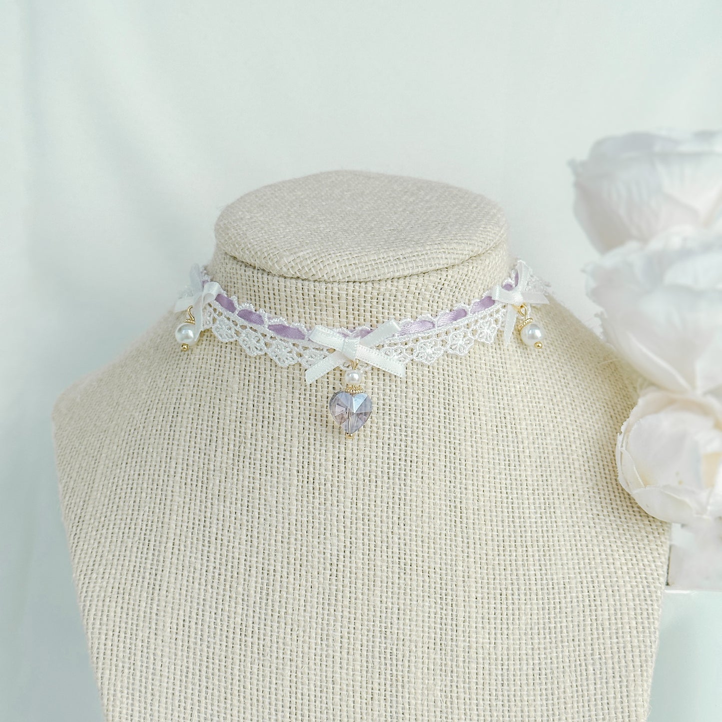 Lila Choker