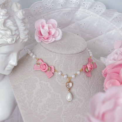 Rosavieve Necklace