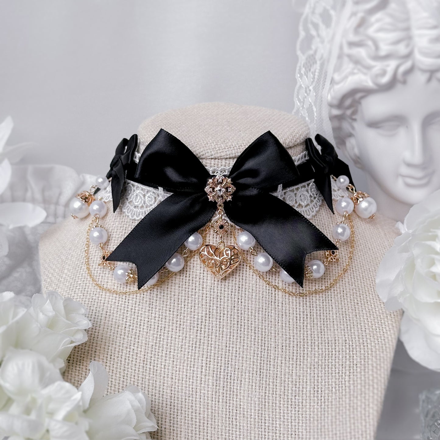Bellami choker