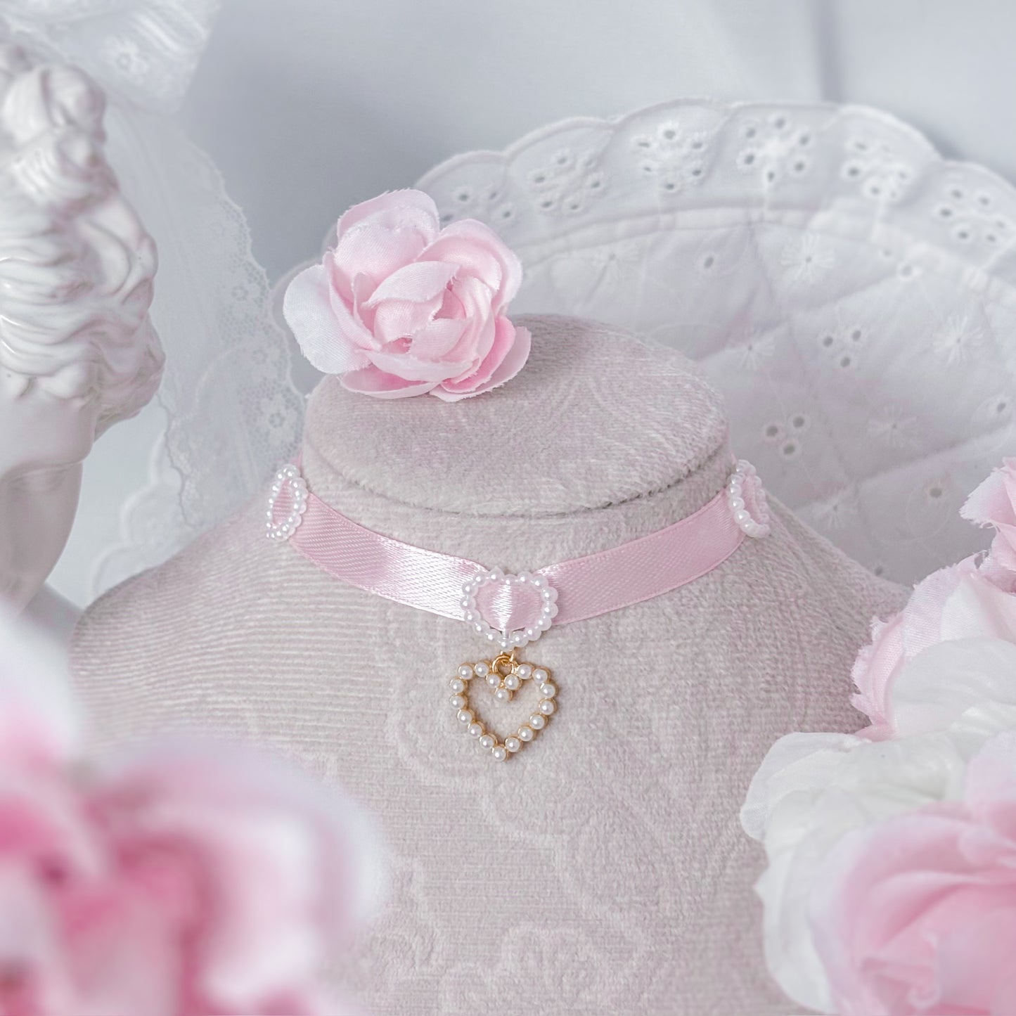 Pinky Choker