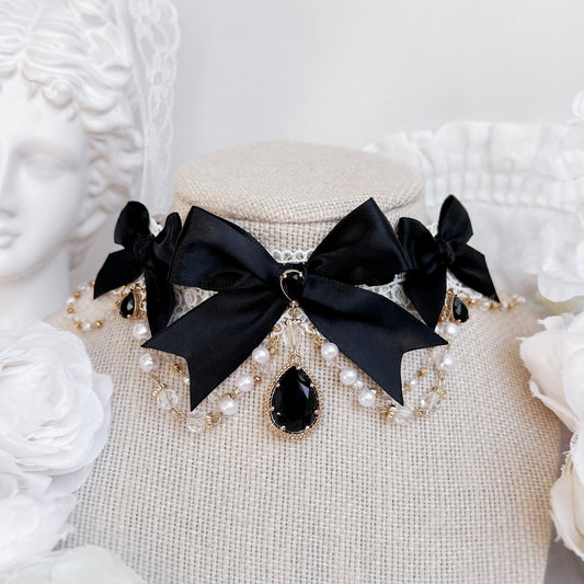 Audrey choker