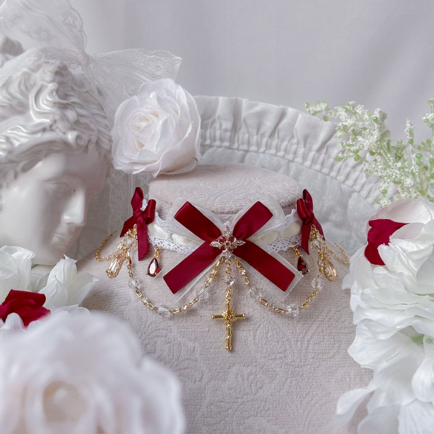 Light Noctara choker