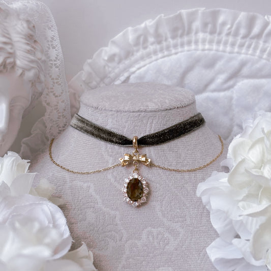 Olivia choker