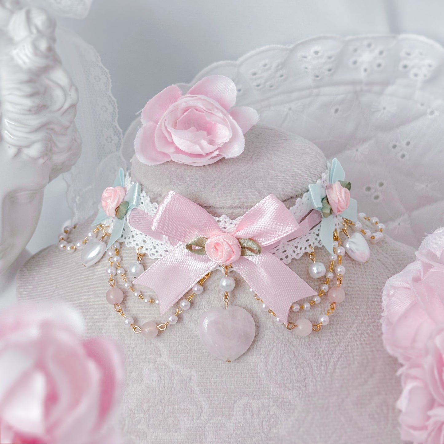 Rose Sky choker