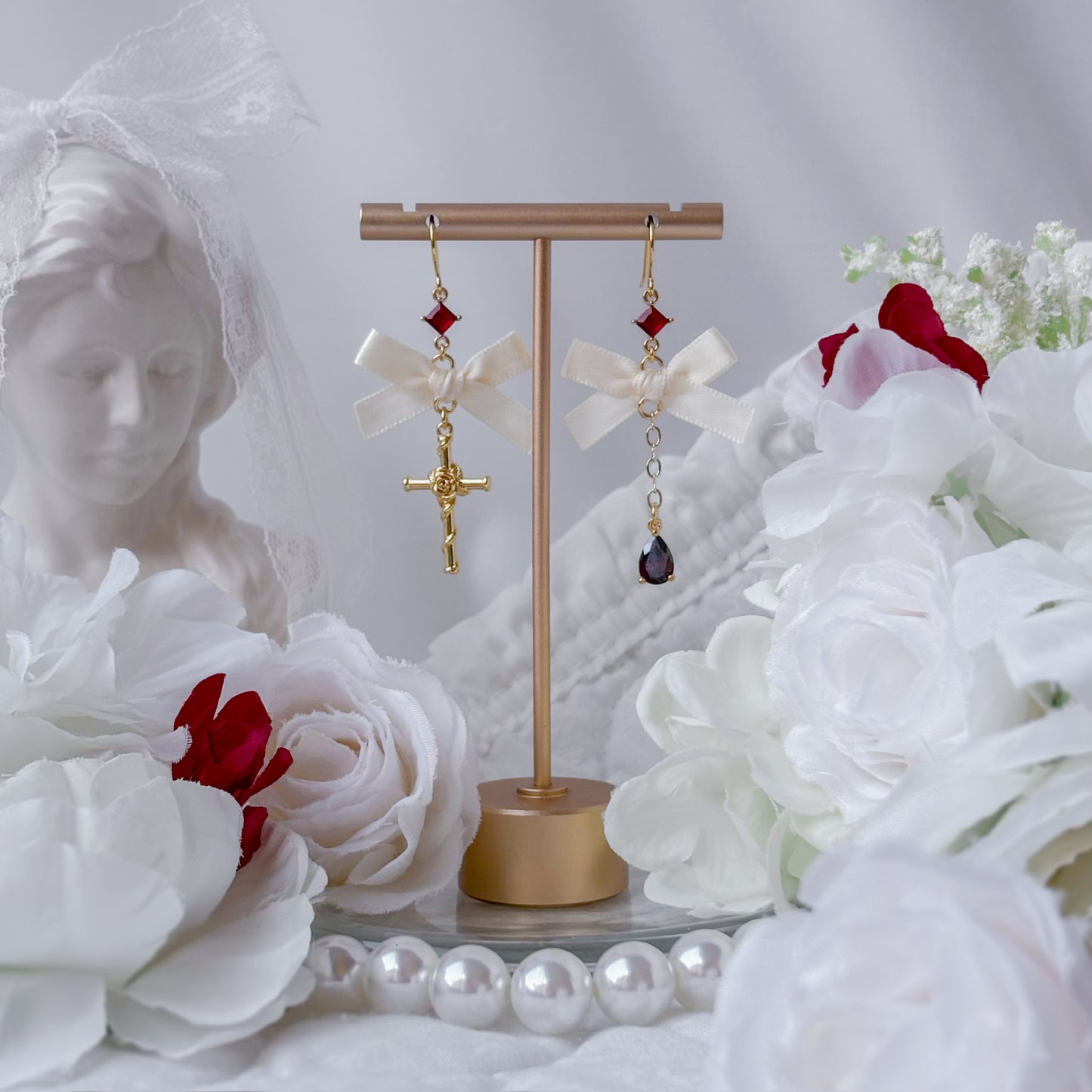 Light Noctara earrings