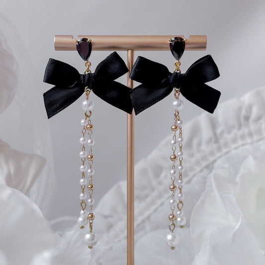 Ivy Noir earrings