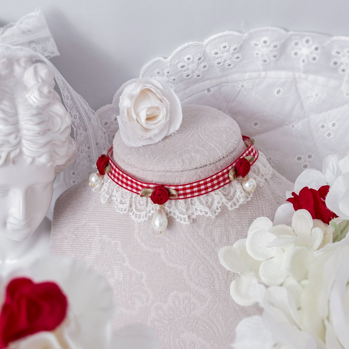 Rose Picnic choker
