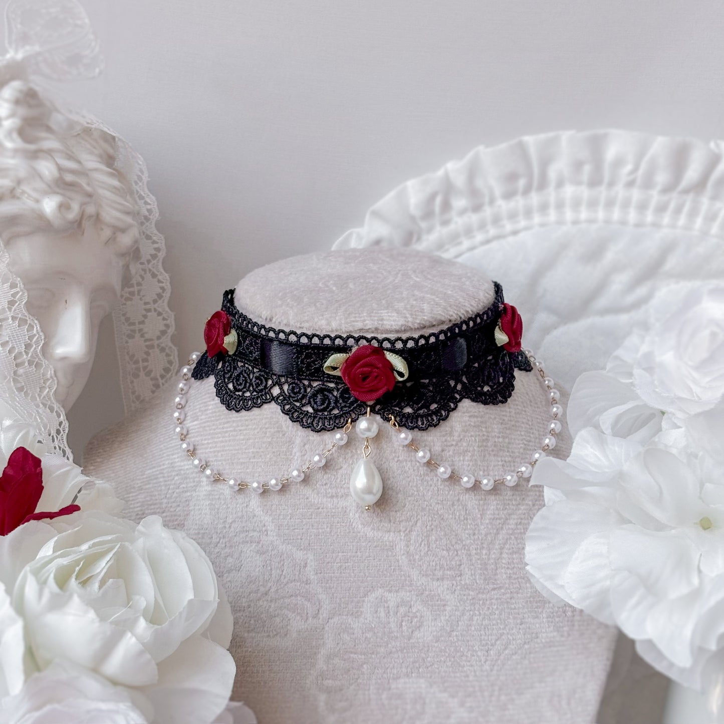 Dark Dollie choker