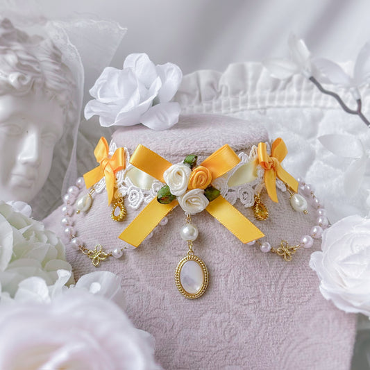 Crysanthe Choker